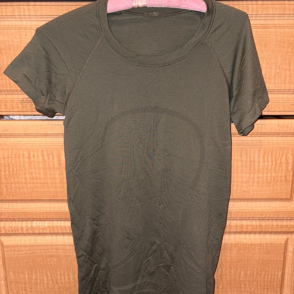 Lululemon Swiftly Tech Tee 2.0 - Army Green